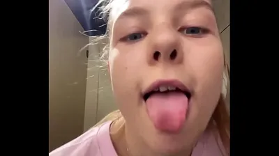 VLXX