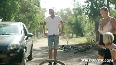 VLXX