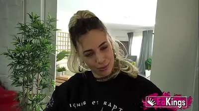 VLXX