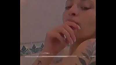 VLXX