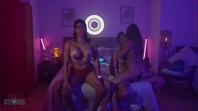 VLXX
