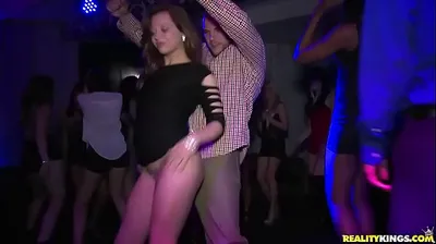 VLXX