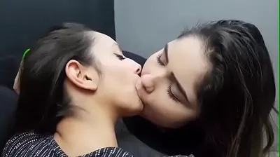 VLXX